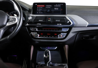 Подержанный автомобиль BMW X4 2018 года (14 фото)