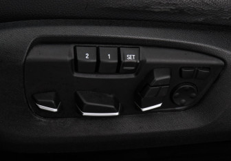 Подержанный автомобиль BMW X6 2017 года (19 фото)