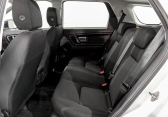 Подержанный автомобиль Land Rover Discovery Sport 2018 года (12 фото)