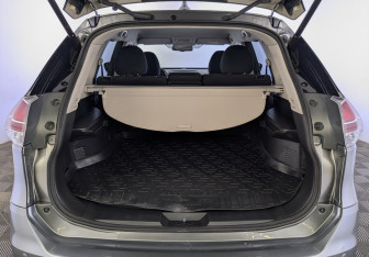 Подержанный автомобиль Nissan X-Trail 2017 года (10 фото)