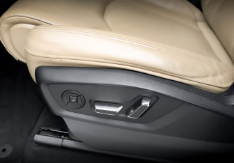 Подержанный автомобиль Audi Q8 2021 года (21 фото)