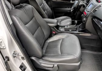 Подержанный автомобиль Kia Sorento 2014 года (22 фото)