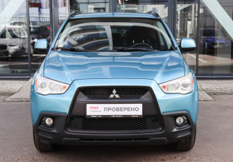 Подержанный автомобиль Mitsubishi ASX 2011 года (2 фото)