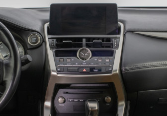 Подержанный автомобиль Lexus NX 2018 года (14 фото)