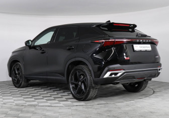 Подержанный автомобиль Omoda C5 2024 года (7 фото)