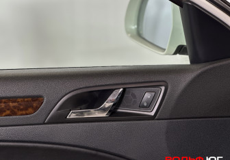 Подержанный автомобиль Skoda Superb Liftback 2014 года (19 фото)