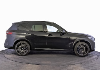 Подержанный автомобиль BMW X5 M 2020 года (4 фото)