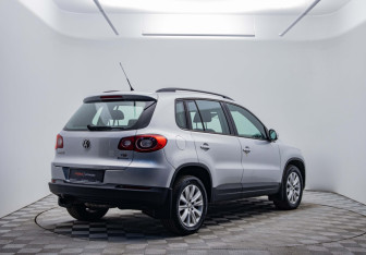 Подержанный автомобиль Volkswagen Tiguan 2011 года (5 фото)
