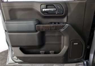 Подержанный автомобиль GMC Sierra 2021 года (19 фото)