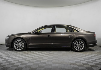 Подержанный автомобиль Audi A8 2014 года (8 фото)