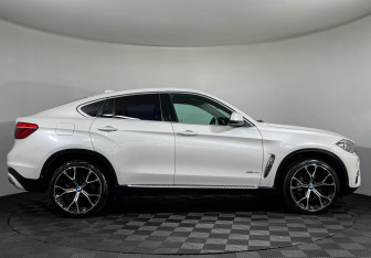 Подержанный автомобиль BMW X6 2016 года (6 фото)