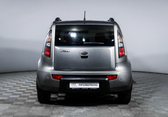 Подержанный автомобиль Kia Soul 2010 года (6 фото)