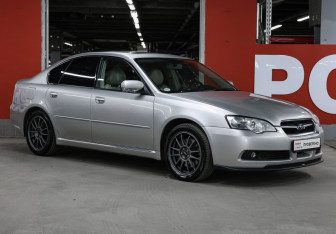 Подержанный автомобиль Subaru Legacy Sedan 2004 года (3 фото)