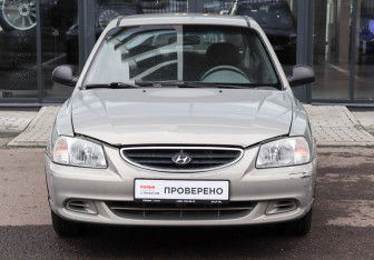 Подержанный автомобиль Hyundai Accent Sedan 2009 года (2 фото)