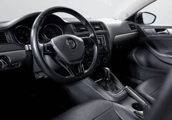 Подержанный автомобиль Volkswagen Jetta Sedan 2016 года (14 фото)