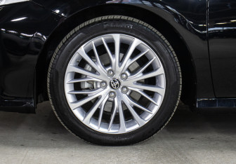 Подержанный автомобиль Toyota Camry Sedan 2020 года (25 фото)