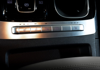 Подержанный автомобиль Kia Carnival 2021 года (27 фото)