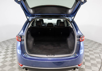 Подержанный автомобиль Mazda CX-5 2018 года (11 фото)