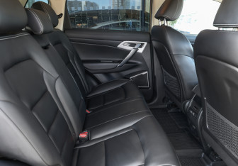 Подержанный автомобиль Geely Atlas 2020 года (11 фото)