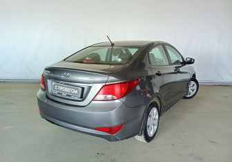 Подержанный автомобиль Hyundai Solaris Sedan 2014 года (6 фото)