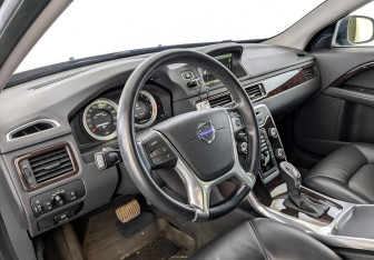 Подержанный автомобиль Volvo S80 2013 года (16 фото)