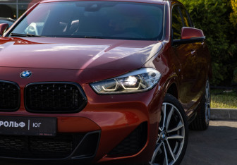 Подержанный автомобиль BMW X2 2020 года (22 фото)