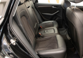 Подержанный автомобиль Audi Q5 2015 года (21 фото)