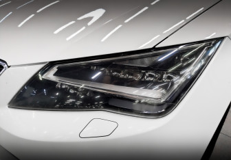 Подержанный автомобиль SEAT Leon Hatchback 2013 года (17 фото)