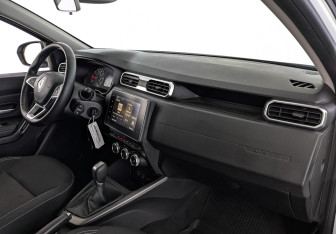 Подержанный автомобиль Renault Duster 2021 года (13 фото)