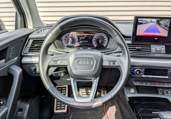 Подержанный автомобиль Audi Q5 2021 года (22 фото)