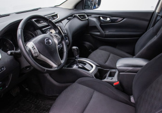 Подержанный автомобиль Nissan Qashqai 2017 года (10 фото)