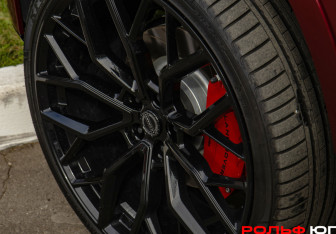 Подержанный автомобиль Land Rover Range Rover Sport 2015 года (25 фото)