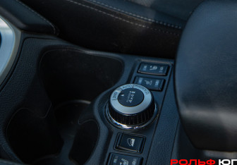 Подержанный автомобиль Nissan X-Trail 2021 года (13 фото)