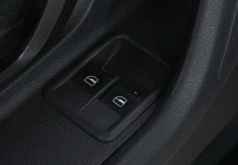 Подержанный автомобиль Skoda Fabia Hatchback 2010 года (11 фото)