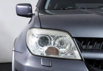 Подержанный автомобиль Mitsubishi Outlander 2005 года (21 фото)