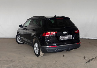 Подержанный автомобиль Volkswagen Tiguan 2021 года (7 фото)
