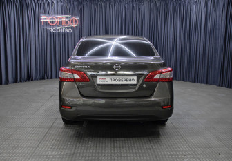 Подержанный автомобиль Nissan Sentra Sedan 2014 года (6 фото)