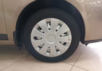 Подержанный автомобиль Renault Fluence 2010 года (19 фото)