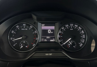 Подержанный автомобиль Skoda Octavia Liftback 2016 года (13 фото)