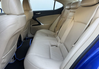 Подержанный автомобиль Lexus IS Sedan 2008 года (11 фото)