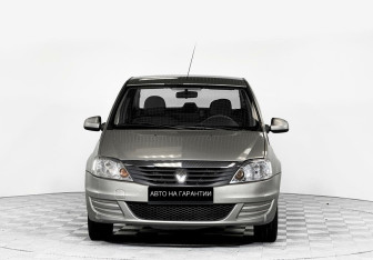 Подержанный автомобиль Renault Logan Sedan 2013 года (2 фото)