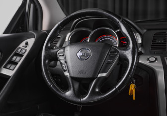 Подержанный автомобиль Nissan Murano Suv 2012 года (17 фото)