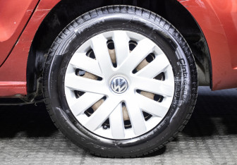Подержанный автомобиль Volkswagen Polo Sedan 2012 года (19 фото)