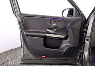 Подержанный автомобиль Mercedes-Benz GLB 2021 года (19 фото)