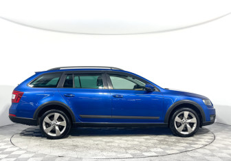 Подержанный автомобиль Skoda Octavia Wagon 2015 года (4 фото)