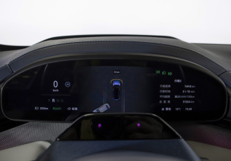 Подержанный автомобиль Zeekr 001 2024 года (11 фото)