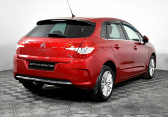 Подержанный автомобиль Citroen C4 Hatchback 2014 года (3 фото)