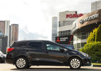 Подержанный автомобиль Kia Ceed Wagon 2014 года (3 фото)