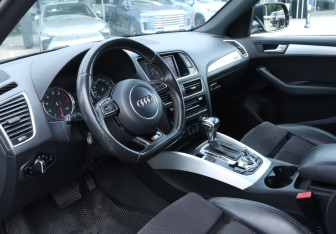 Подержанный автомобиль Audi Q5 2012 года (13 фото)