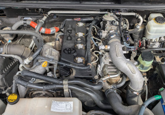 Подержанный автомобиль Toyota Land Cruiser Prado 2010 года (9 фото)